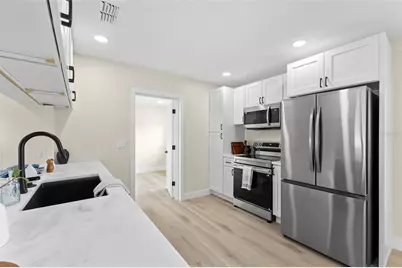4430 Carson Street NE, Saint Petersburg, FL 33703 - Photo 9