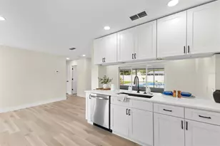 4430 Carson St NE, Saint Petersburg, FL 33703 - Photo 7