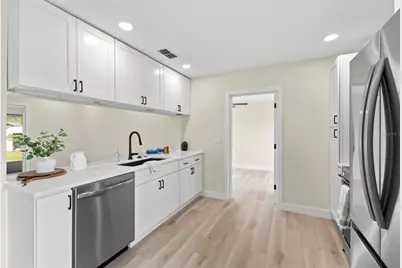 4430 Carson Street NE, Saint Petersburg, FL 33703 - Photo 9