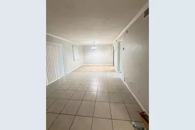 13697 Orange Sunset Drive #101, Tampa, FL 33618 - Photo 3