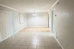 13697 Orange Sunset Dr, Tampa, FL 33618 - Photo 3