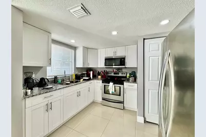 5216 Tennis Court Circle #5216, Tampa, FL 33617 - Photo 11