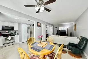 5216 Tennis Ct Cir, Tampa, FL 33617 - Photo 9