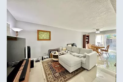 5216 Tennis Court Circle #5216, Tampa, FL 33617 - Photo 5