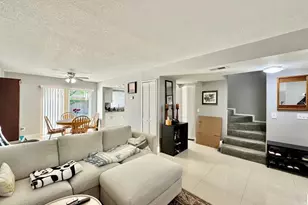 5216 Tennis Ct Cir, Tampa, FL 33617 - Photo 7
