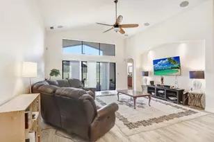 15723 Starling Water Dr, Lithia, FL 33547 - Photo 9