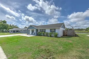38620 Alpha Ave, Zephyrhills, FL 33540 - Photo 3