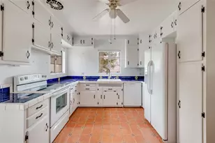 325 Orangeview Ave, Clearwater, FL 33755 - Photo 11