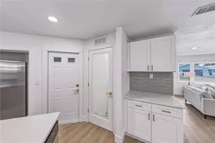 9305 120th Ln, Seminole, FL 33772 - Photo 9