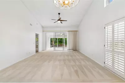 7656 Palm Aire Lane, Sarasota, FL 34243 - Photo 9
