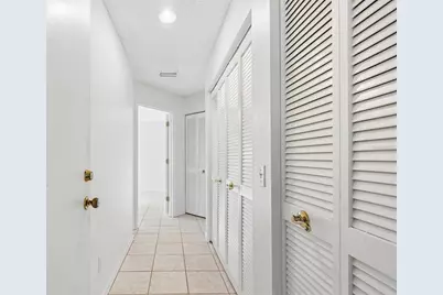 7656 Palm Aire Lane, Sarasota, FL 34243 - Photo 37