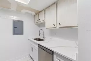 8921 Blind Pass Rd, Saint Pete Beach, FL 33706 - Photo 13