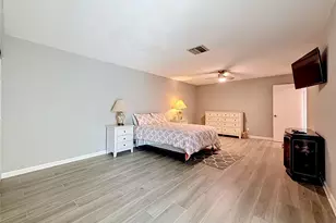 355 Boca Ciega Point Blvd, Saint Petersburg, FL 33708 - Photo 17