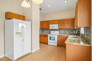 10649 Carloway Hills Dr, Wimauma, FL 33598 - Photo 9