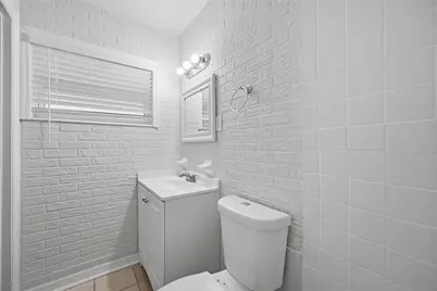7102 Dellwood Drive, Tampa, FL 33619 - Photo 17