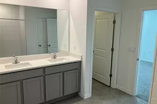 35694 Kinsey Pt, Zephyrhills, FL 33541 - Photo 23
