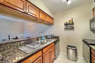 5440 S MacDill Ave, Tampa, FL 33611 - Photo 9