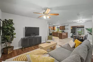 1405 Jen Ma Jo Ln, Lutz, FL 33549 - Photo 11