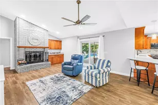 12399 Oaks Ln, Seminole, FL 33772 - Photo 11