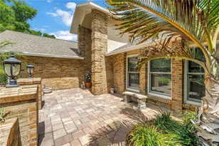 12399 Oaks Ln, Seminole, FL 33772 - Photo 7