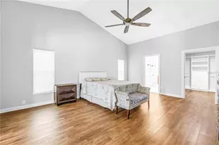 12399 Oaks Ln, Seminole, FL 33772 - Photo 17