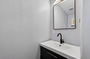 4750 39th Ave N, Saint Petersburg, FL 33714 - Photo 17