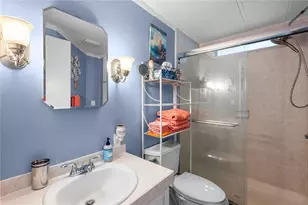 5633 Benton St, Zephyrhills, FL 33542 - Photo 21