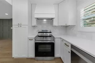 710 31st Ave N, Saint Petersburg, FL 33704 - Photo 17