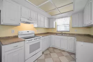 9700 Starkey Rd, Seminole, FL 33777 - Photo 11