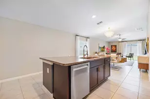 12011 MIracle Mile Dr, Riverview, FL 33578 - Photo 5