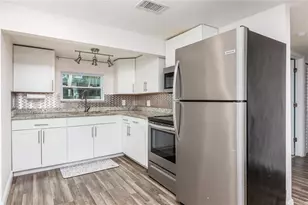 4978 71st St N, Saint Petersburg, FL 33709 - Photo 3