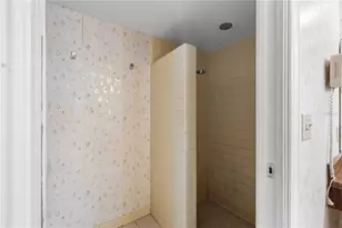 10309 Reclinata Ln, Tampa, FL 33618 - Photo 21