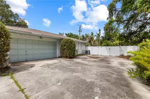 10309 Reclinata Ln, Tampa, FL 33618 - Photo 63