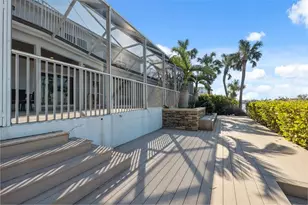 727 Key Royale Dr, Holmes Beach, FL 34217 - Photo 59