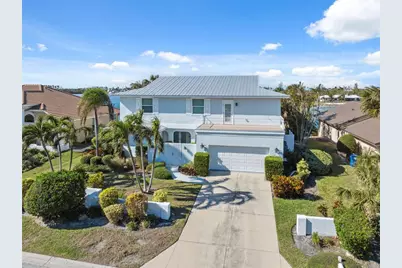 727 Key Royale Drive, Holmes Beach, FL 34217 - Photo 5