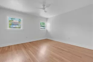 6921 Mango Ave S, Saint Petersburg, FL 33707 - Photo 43