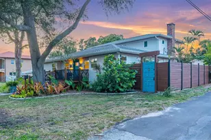 6921 Mango Ave S, Saint Petersburg, FL 33707 - Photo 3