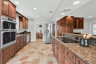 6921 Mango Ave S, Saint Petersburg, FL 33707 - Photo 17