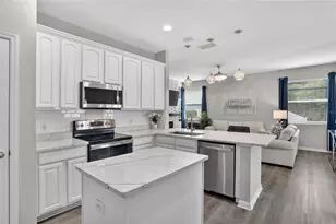 8821 N River Rd, Tampa, FL 33635 - Photo 9
