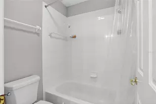 8821 N River Rd, Tampa, FL 33635 - Photo 35