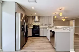 1090 16th Ave SW, Largo, FL 33770 - Photo 21