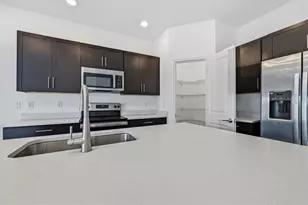 34202 Polacca Ln, Wesley Chapel, FL 33543 - Photo 9