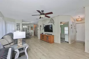 192 S Port Royal Ln, Apollo Beach, FL 33572 - Photo 3
