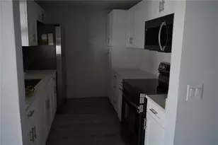 8201 Donaldson Dr, Tampa, FL 33615 - Photo 11