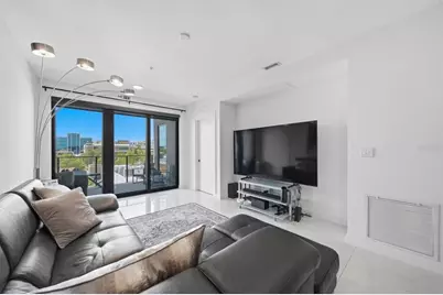 132 Mirror Lake #403, Saint Petersburg, FL 33701 - Photo 15