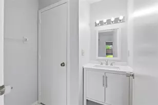 14021 Village Terrace Dr, Tampa, FL 33624 - Photo 9