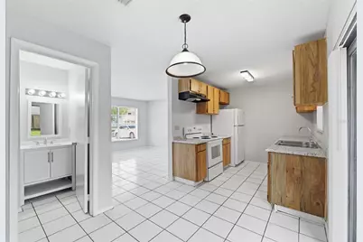 14021 Village Terrace Drive, Tampa, FL 33624 - Photo 5