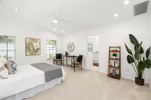 2908 W Ballast Point Blvd, Tampa, FL 33611 - Photo 17