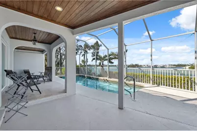 727 Key Royale Drive, Holmes Beach, FL 34217 - Photo 57