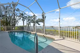 727 Key Royale Dr, Holmes Beach, FL 34217 - Photo 59